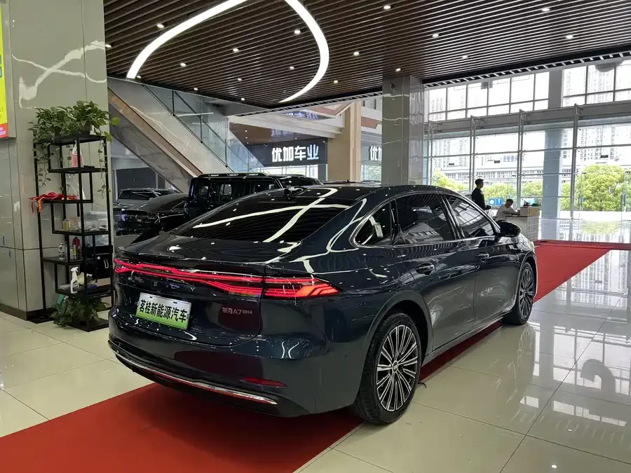 Geely Galaxy A7 Galaxy A7 2025 EM-i 150km Starship Edition 2025 — миниатюра 2