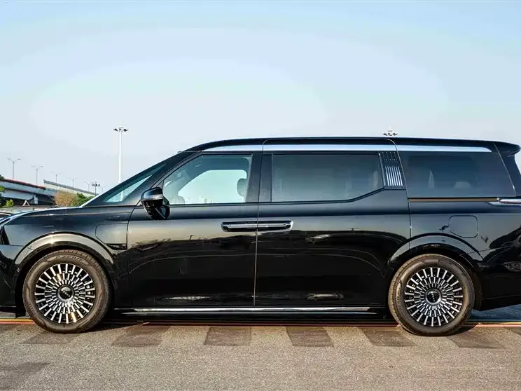 Zeekr 009 Zeekr 009 2024 seven-seat aisle version four-wheel drive 108kWh 2025 — миниатюра 2