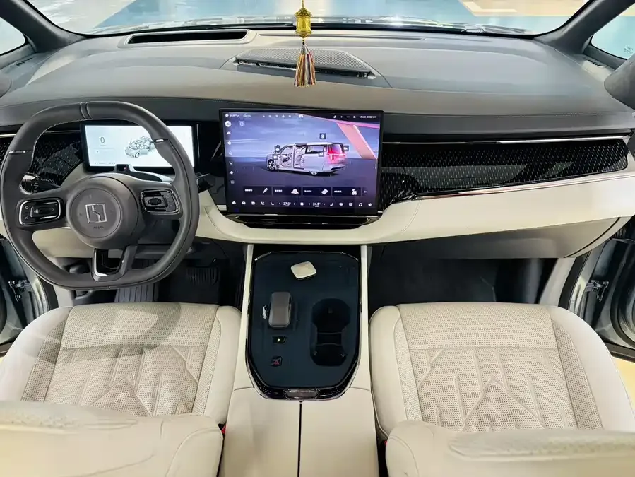 Zeekr 009 Zeekr 009 2024 seven-seat aisle version four-wheel drive 108kWh 2024 — миниатюра 4
