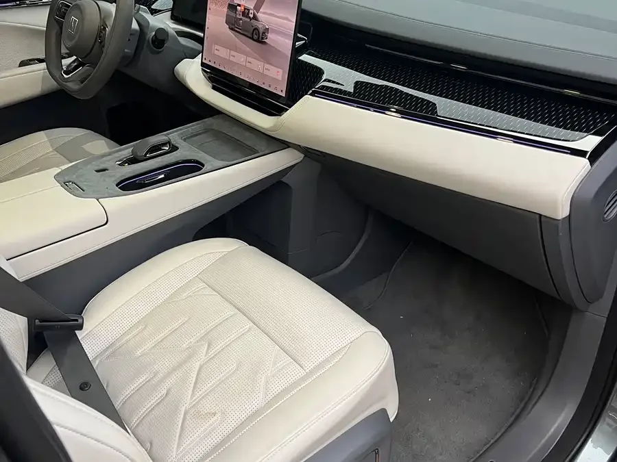 Zeekr 009 Zeekr 009 2024 six-seat executive version four-wheel drive 108kWh 2025 — миниатюра 4
