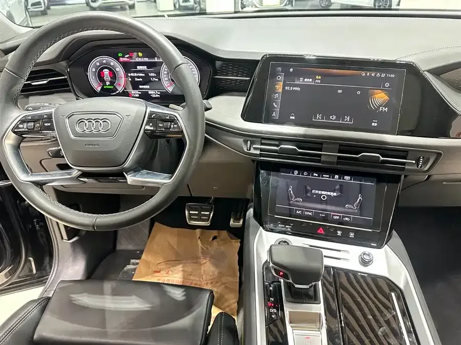 Audi Q6 2024 40 TFSI quattro Guanyun Style Yulin Package 7 Seats 2025 — миниатюра 3