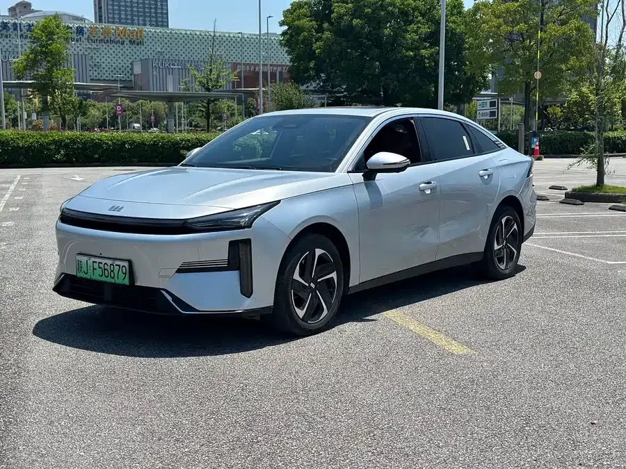 Geely Galaxy L6 Galaxy L6 2025 EM-i 140km Starship Edition 2025 — фото 1, купить с доставкой в Москву
