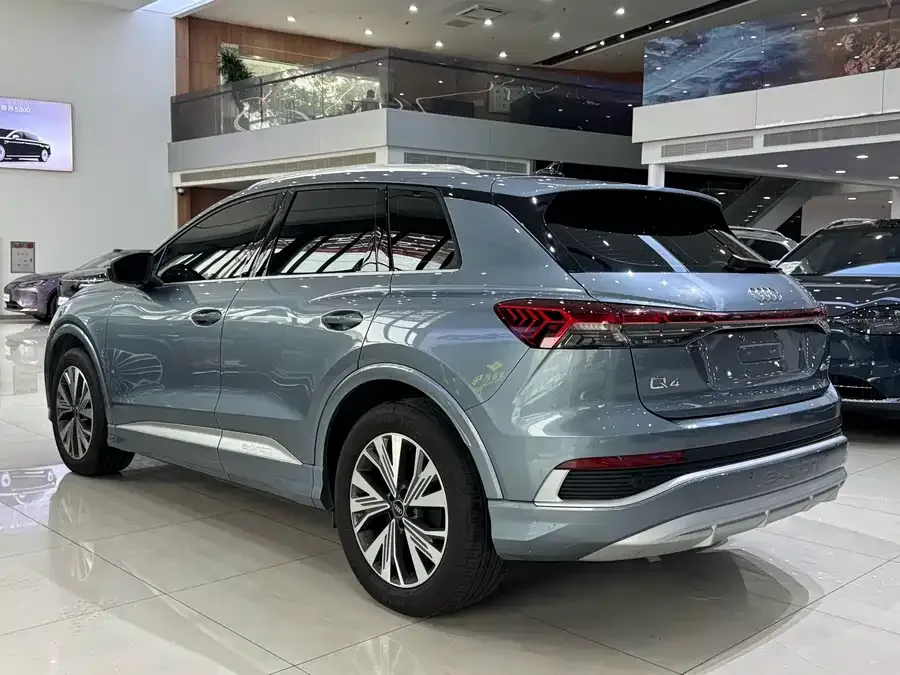Audi Q4 e-tron 2024 40 e-tron Creative Edition 2025 — миниатюра 5