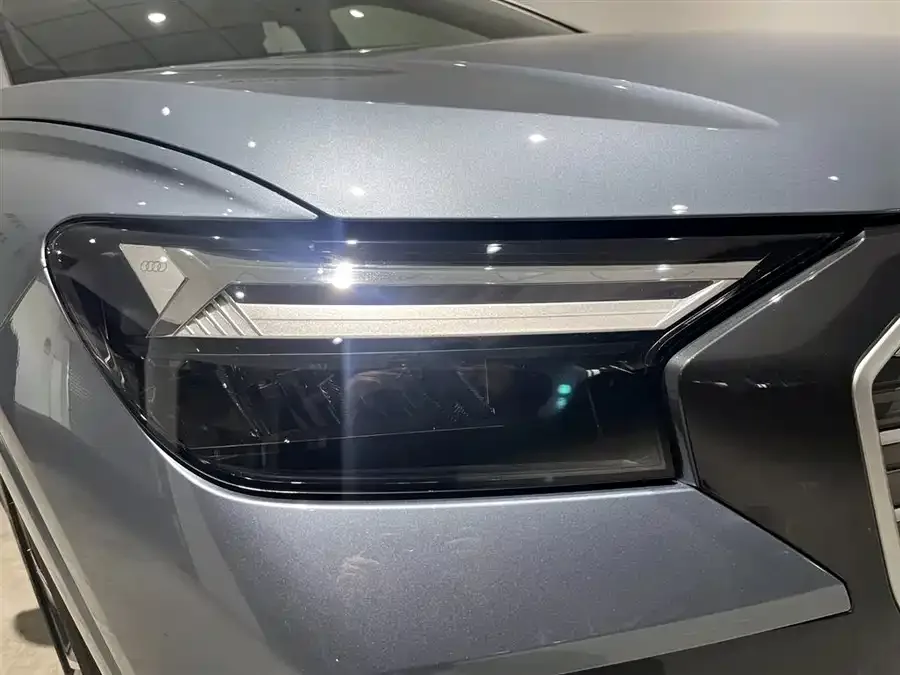 Audi Q4 e-tron 2024 40 e-tron Creative Edition 2025 — миниатюра 5