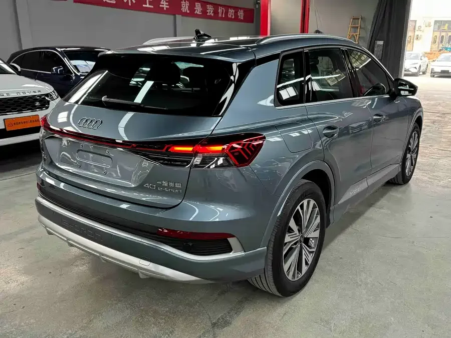 Audi Q4 e-tron 2023 40 e-tron Creative Edition 2024 — миниатюра 4