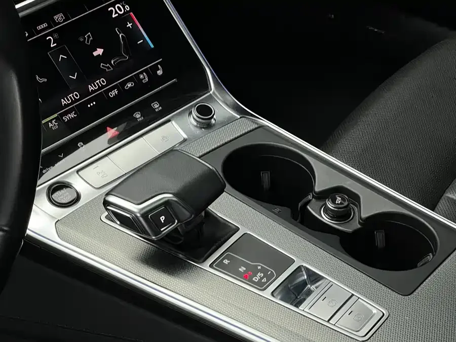 Audi A6 2023 allroad quattro 55 TFSI exclusive off-road version 2023 — миниатюра 3