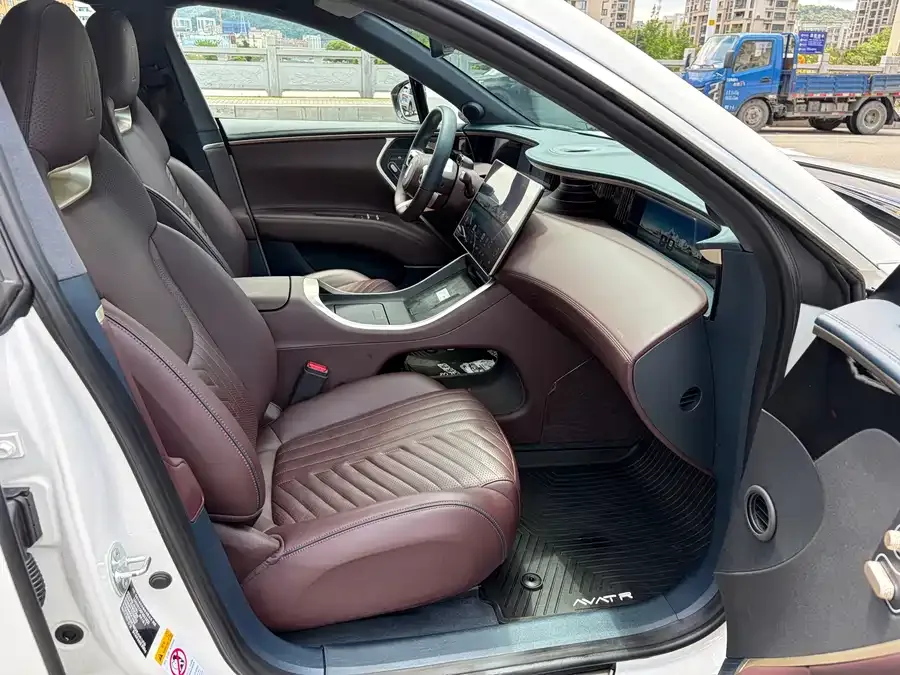 Avatr 11 Avita 11 2023 Hongmeng 90 degree rear-wheel drive version 2024 — миниатюра 3