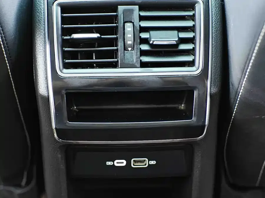 Skoda Superb Superb 2023 facelifted TSI280 DSG exclusive version 2024 — миниатюра 3