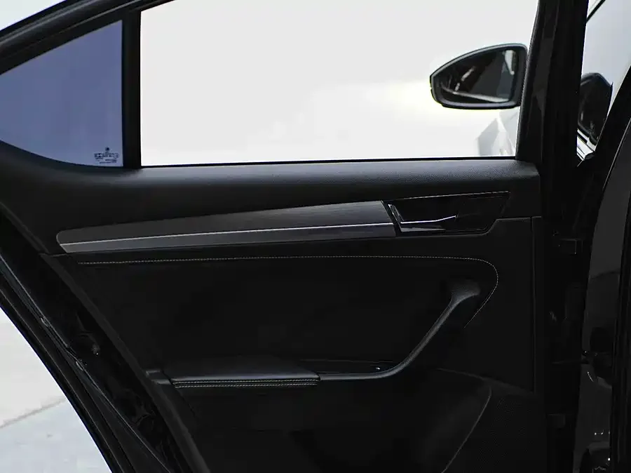 Skoda Superb Superb 2023 facelifted TSI280 DSG exclusive version 2024 — миниатюра 4