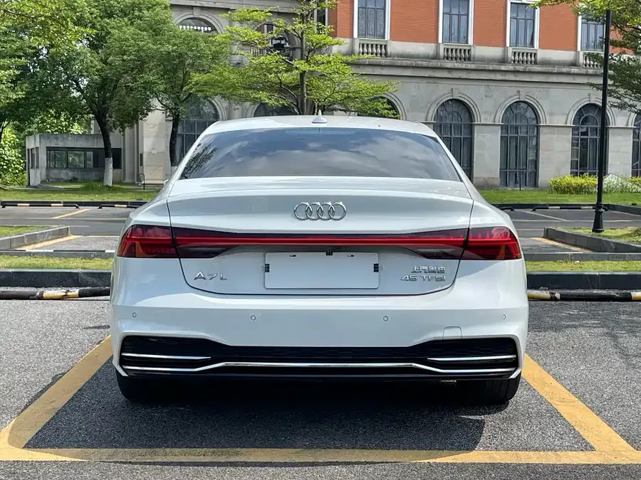 Audi A7L 2022 45 TFSI S-line Dream New Edition 2023 — миниатюра 2