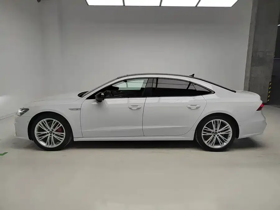 Audi A7L 2024 45 TFSI quattro Luxury Edition 2026 — миниатюра 3