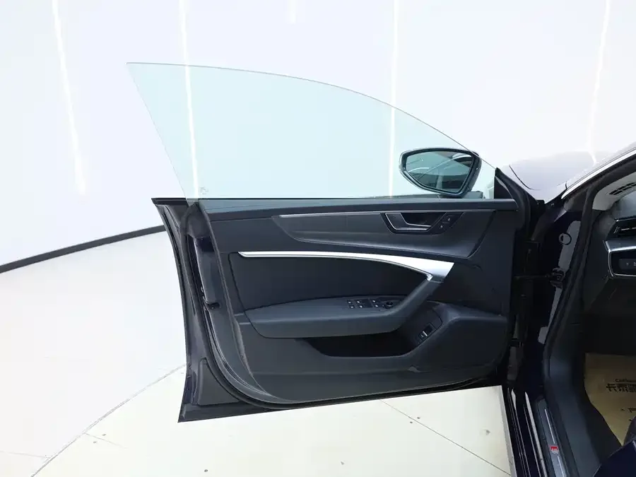 Audi A7L 2024 45TFSI S-line Dream Flow Crystal Set 2024 — миниатюра 3