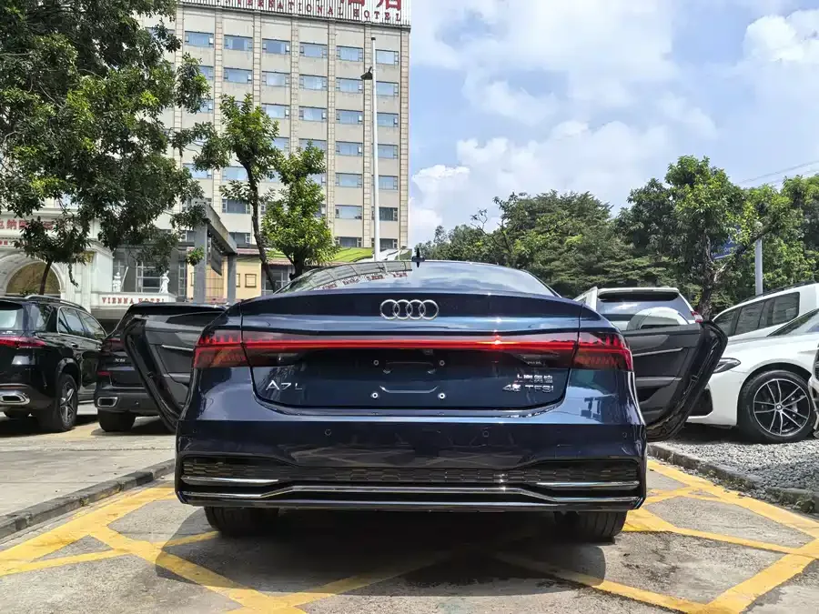 Audi A7L 2022 45 TFSI S-line Dream Future Edition 2023 — миниатюра 2
