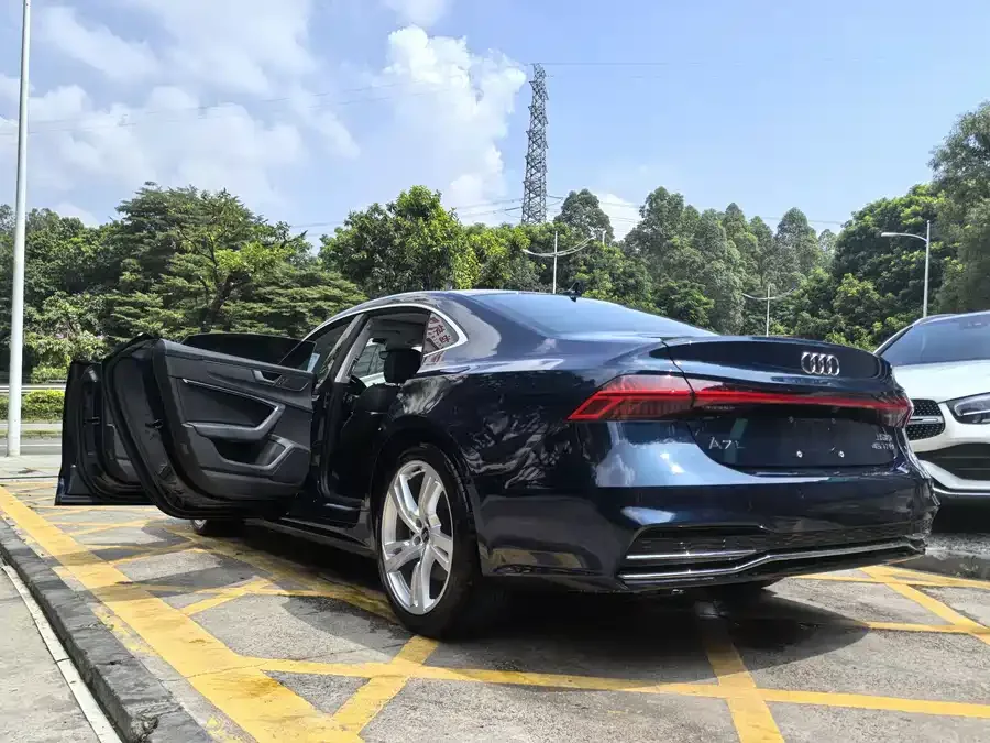 Audi A7L 2022 45 TFSI S-line Dream Future Edition 2023 — миниатюра 3