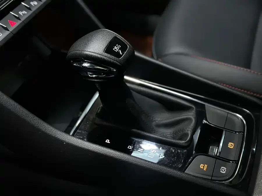 Skoda Karoq Korok 2022 TSI280 Luxury Edition 2022 — миниатюра 5