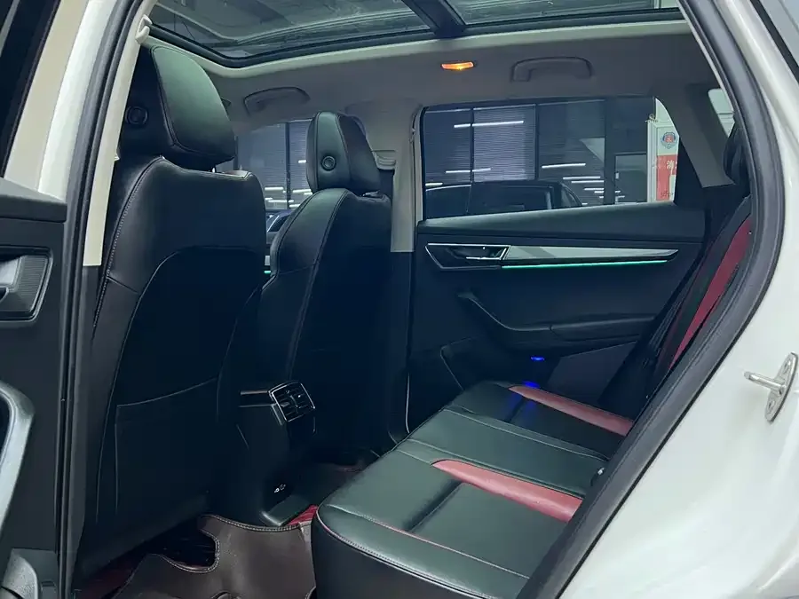 Skoda Karoq Korok 2022 TSI280 Luxury Edition 2022 — миниатюра 3