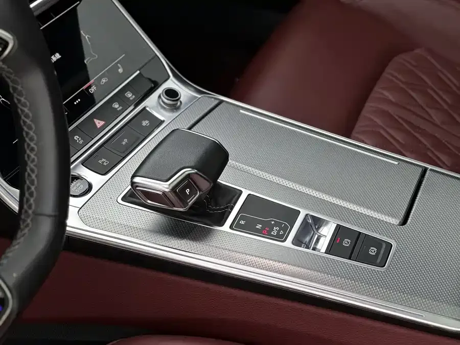 Audi A7L 2024 45 TFSI quattro S-line Black Warrior Edition 2024 — миниатюра 5