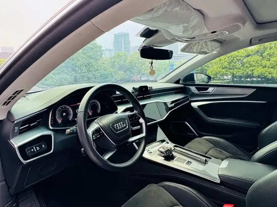Audi A7L 2024 45 TFSI Luxury Edition 2024 — миниатюра 5
