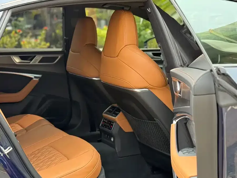 Audi A7L 2022 55 TFSI quattro S-line edition one 2022 — миниатюра 3