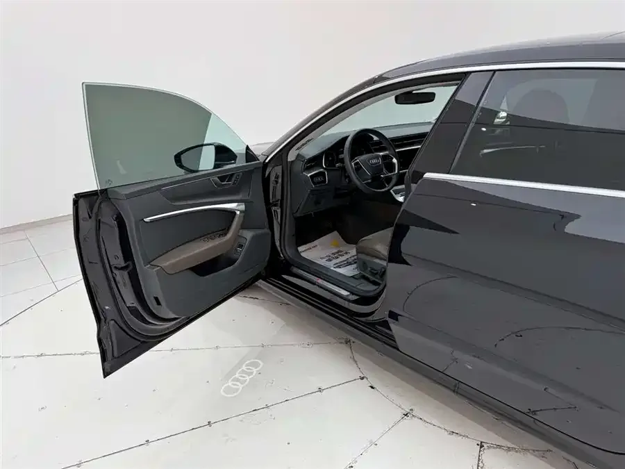 Audi A7L 2022 45 TFSI S-line Dream Future Edition 2023 — миниатюра 4