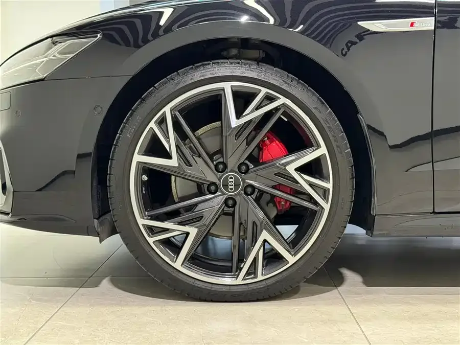 Audi A7L 2024 45 TFSI quattro Black Warrior Edition 2024 — миниатюра 3
