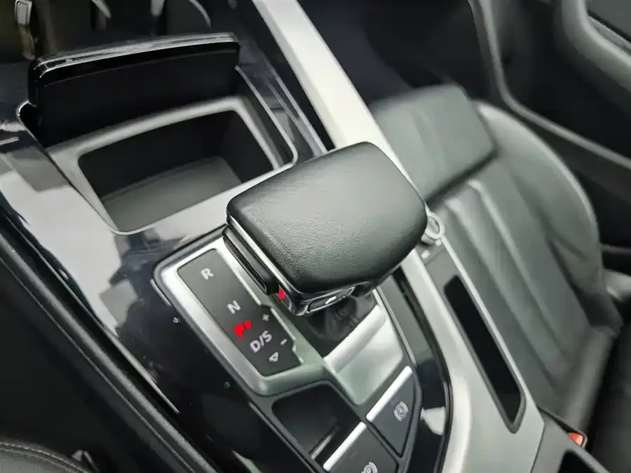 Audi A5 Audi A5 (Imported) 2024 Sportback 40 TFSI quattro Luxury Dynamic Edition 2025 — миниатюра 4