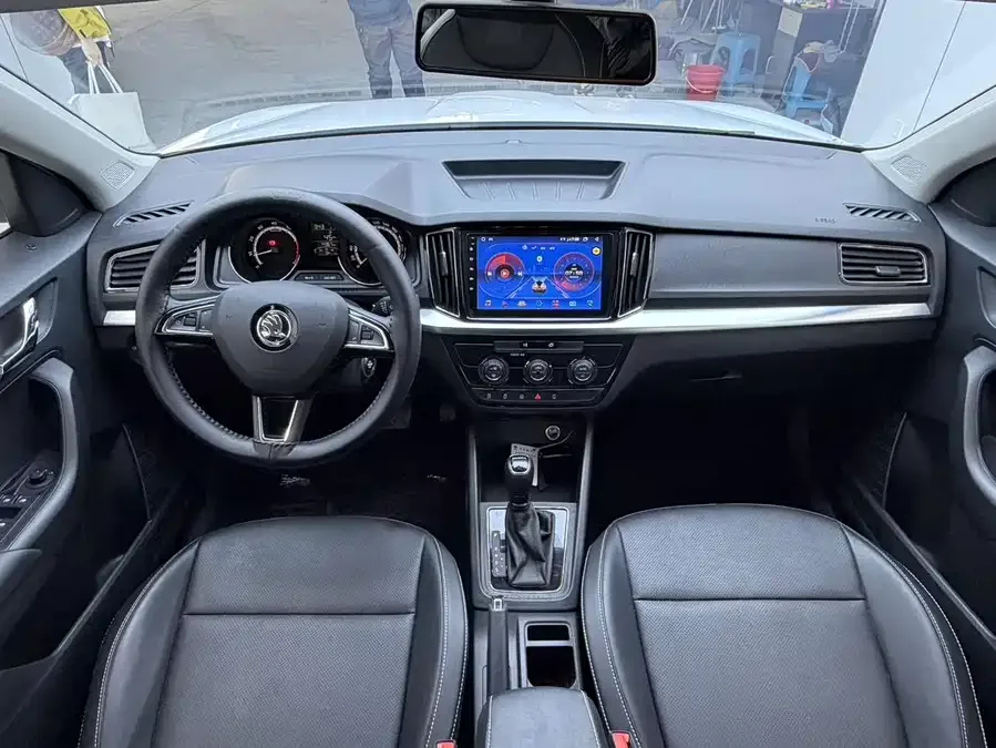Skoda Kamiq Komic 2022 1.5L automatic comfort version 2023 — миниатюра 4