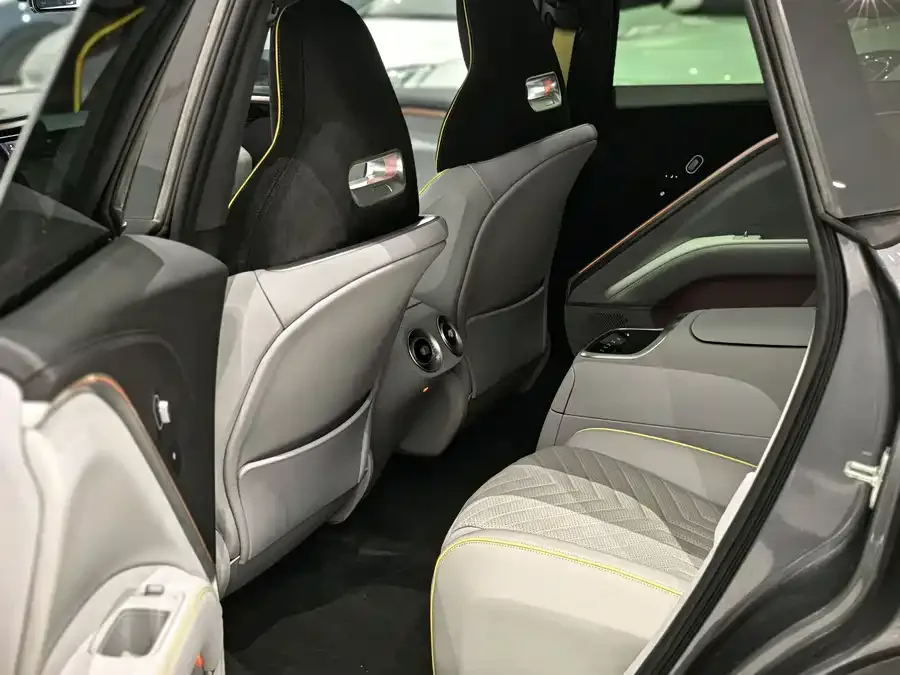 Avatr 11 Avita 11 2022 Super Long Range Dual Motor Luxury Edition 4 Seaters 2023 — миниатюра 3