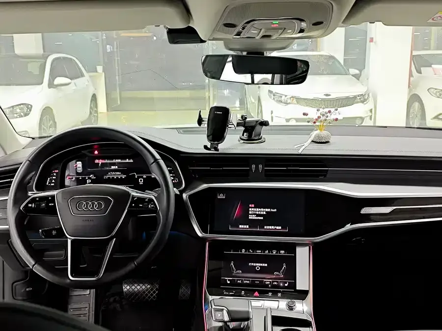 Audi A7 2023 40 TFSI luxury model 2023 — миниатюра 2