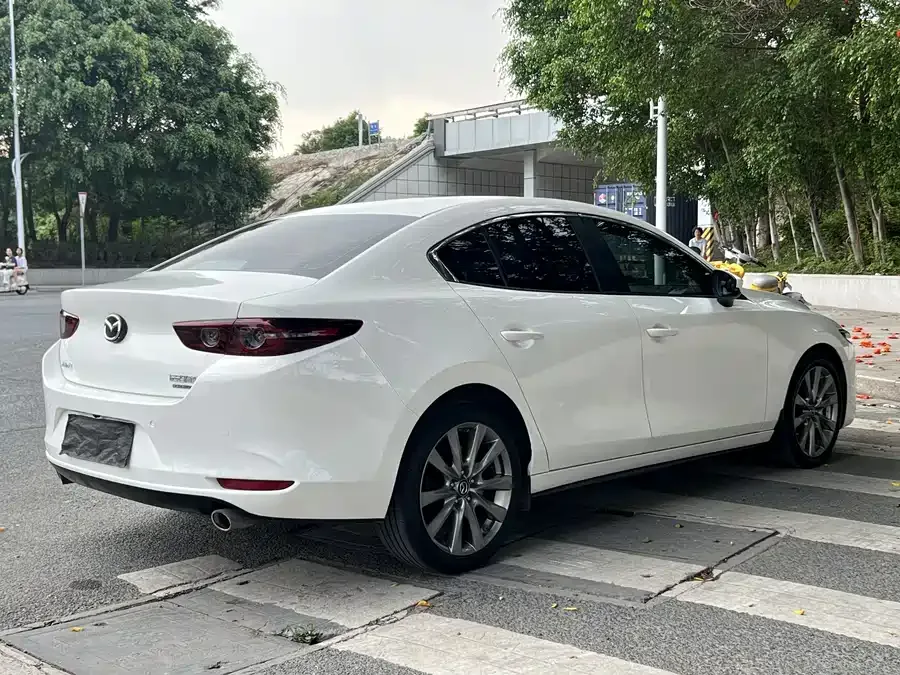 Mazda Axela Mazda 3 Angkesaila 2022 2.0L Automatic Elegant Black Edition 2022 — миниатюра 4