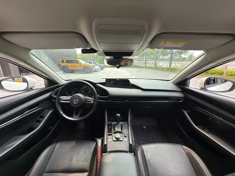 Mazda Axela Mazda3 Angkesela 2021 2.0L automatic quality version 2022 — миниатюра 4