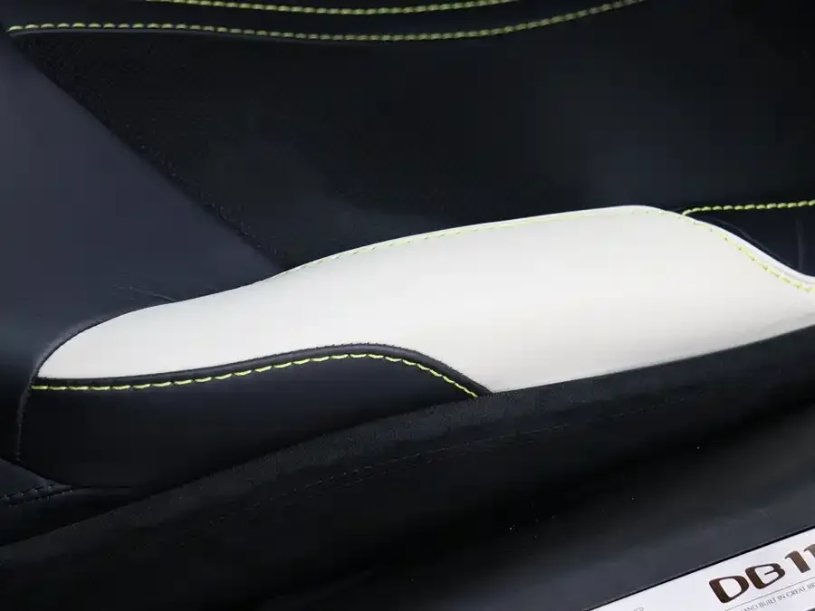 Aston Martin DB11 2022 4.0T V8 Coupe 2022 — миниатюра 2
