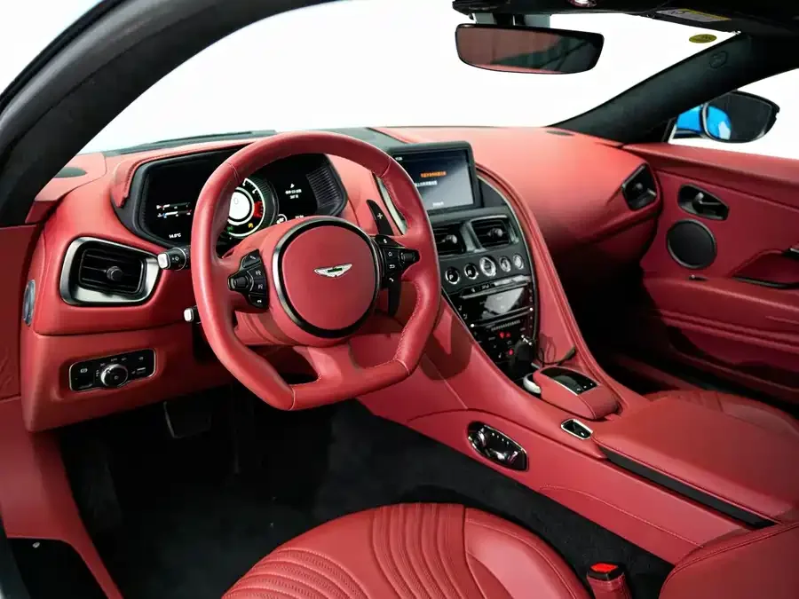 Aston Martin DB11 2020 4.0T V8 Coupe 2022 — миниатюра 3