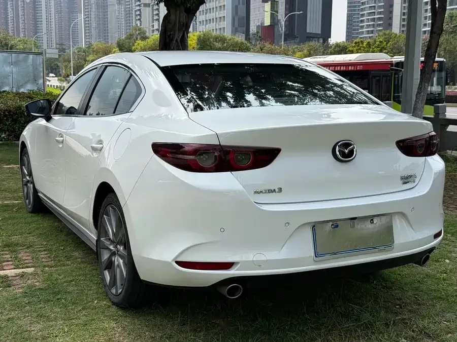 Mazda Axela Mazda 3 Angkesaila 2023 2.0L Automatic Elegant Edition 2024 — миниатюра 3