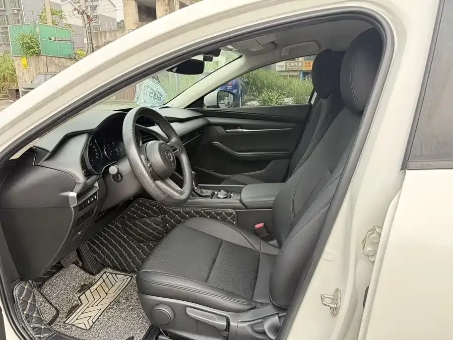 Mazda Axela Mazda3 Angkesela 2021 2.0L automatic quality version 2022 — миниатюра 2