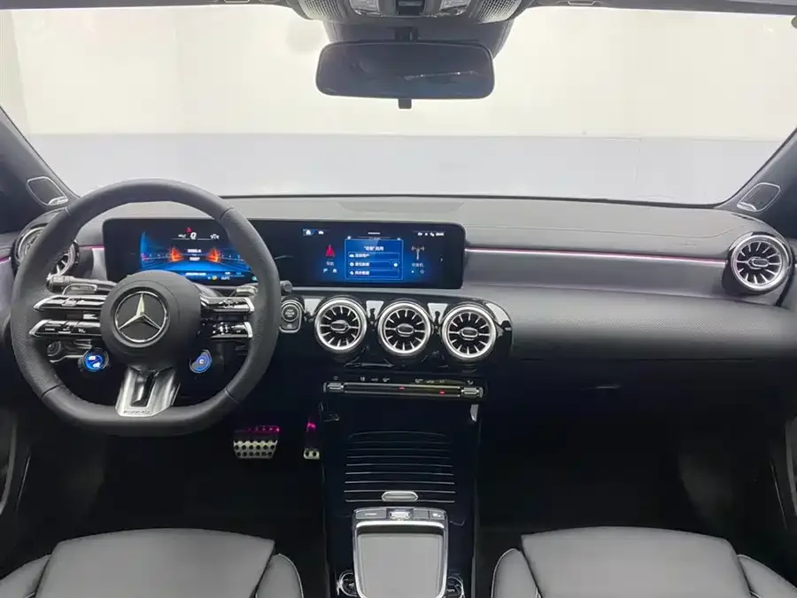 Mercedes-Benz A-Class AMG Mercedes-Benz A-Class AMG 2025 facelift AMG A 35 L 4MATIC 2026 — миниатюра 4