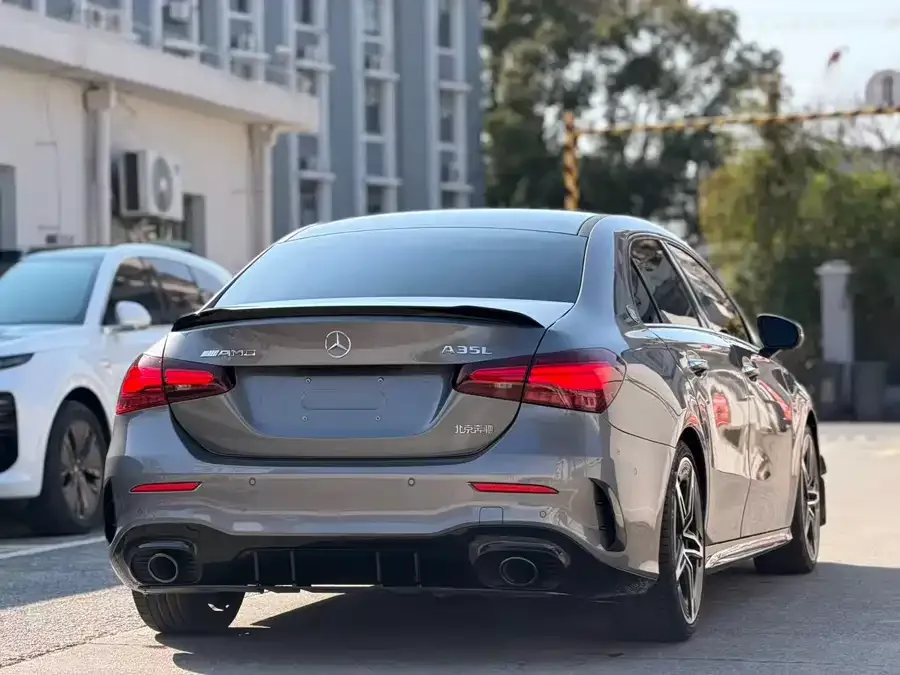 Mercedes-Benz A-Class AMG Mercedes-Benz A-Class AMG 2024 AMG A 35 L 4MATIC 2024 — миниатюра 3