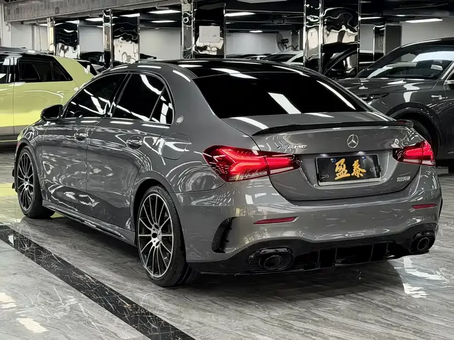 Mercedes-Benz A-Class AMG Mercedes-Benz A-Class AMG 2023 AMG A 35 L 4MATIC 2023 — миниатюра 2