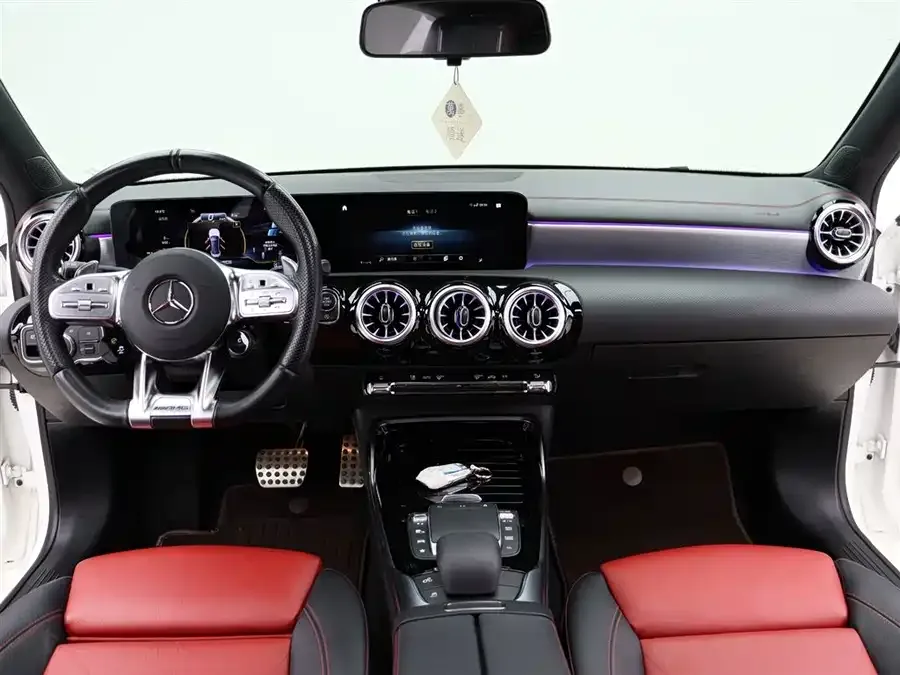 Mercedes-Benz A-Class AMG Mercedes-Benz A-Class AMG 2023 AMG A 35 L 4MATIC 2023 — миниатюра 4