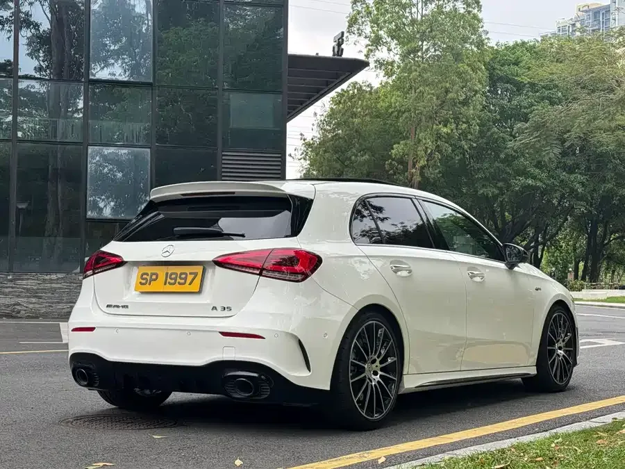 Mercedes-Benz A-Class AMG Mercedes-Benz A-Class AMG 2022 AMG A 35 L 4MATIC 2022 — миниатюра 2