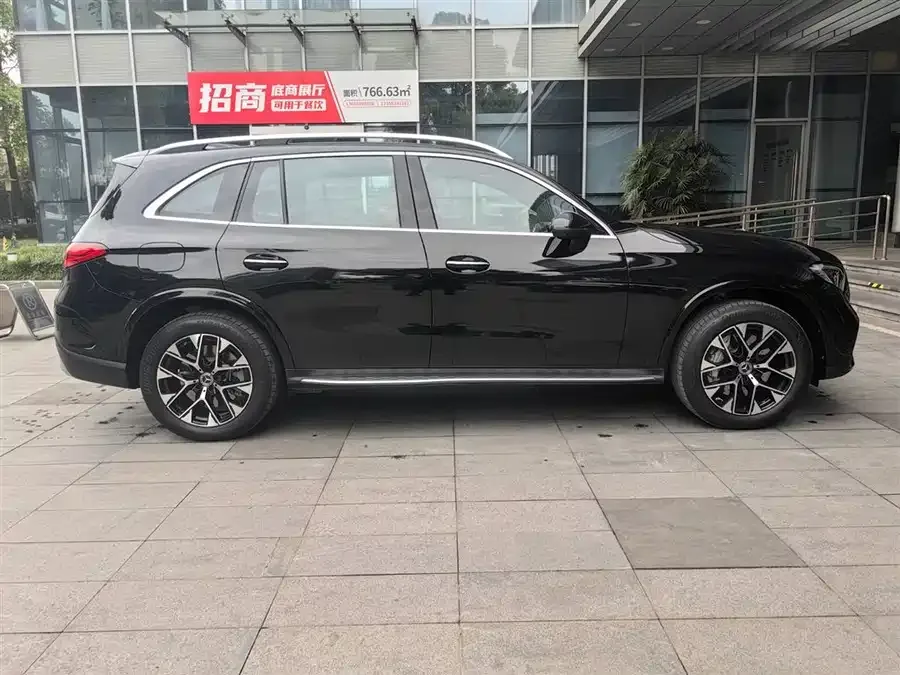 Mercedes-Benz GLC New Energy Mercedes-Benz GLC New Energy 2025 350 e L 4MATIC Collector's Edition 2025 — миниатюра 2