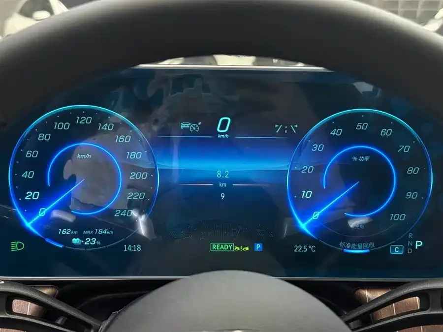 Mercedes-Benz EQE Mercedes-Benz EQE 2025 500 4MATIC Pioneer Edition 2025 — миниатюра 4