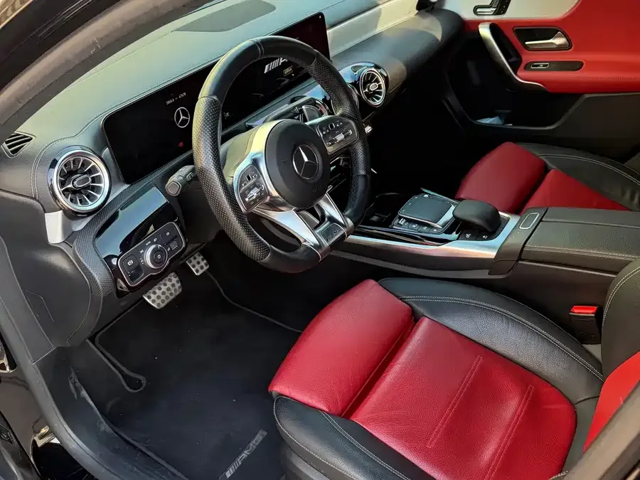 Mercedes-Benz A-Class AMG Mercedes-Benz A-Class AMG (Imported) 2022 AMG A 35 4MATIC 2022 — миниатюра 3