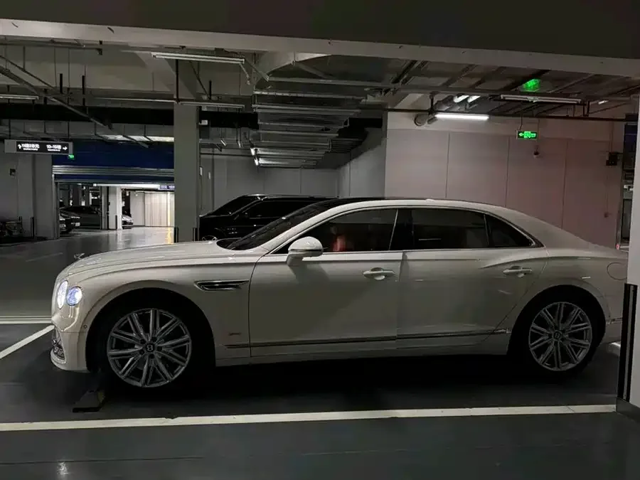 Bentley Flying Spur PHEV Mercedes-Benz Plug-in Hybrid 2022 2.9T V6 Hybrid 2022 — миниатюра 3