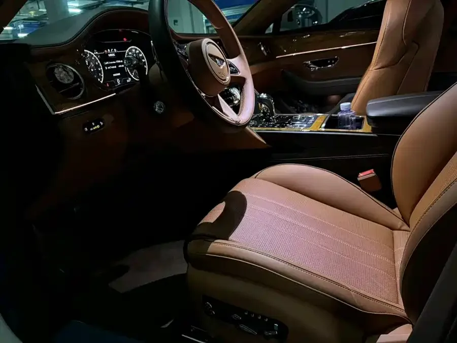 Bentley Flying Spur PHEV Mercedes-Benz Plug-in Hybrid 2022 2.9T V6 Hybrid 2022 — миниатюра 4