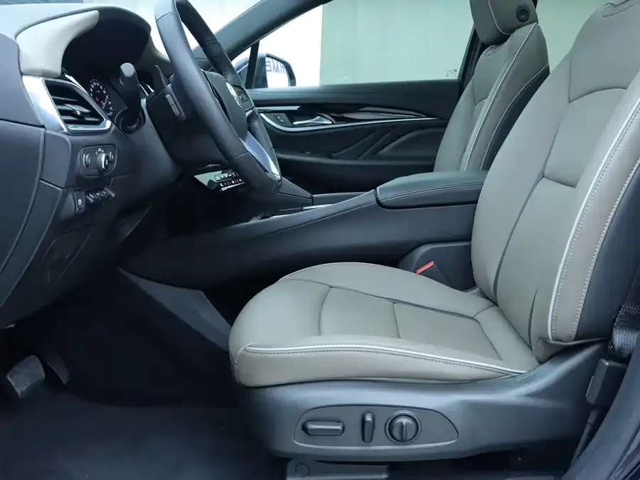 Buick Envision 2022 Angkeqi 652T 4WD flagship model 7 seats 2023 — миниатюра 2