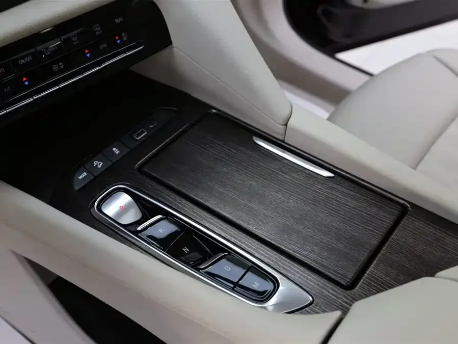 Buick Envision 2022 Angkeqi 652T 4WD Avenir 6-seater 2022 — миниатюра 4