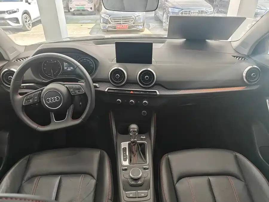Audi Q2L 2024 35TFSI Progressive Dynamic Edition 2025 — миниатюра 3