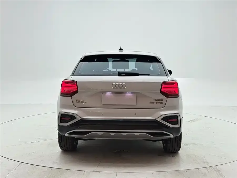 Audi Q2L 2022 35 TFSI Enterprising and Elegant Model 2022 — миниатюра 2