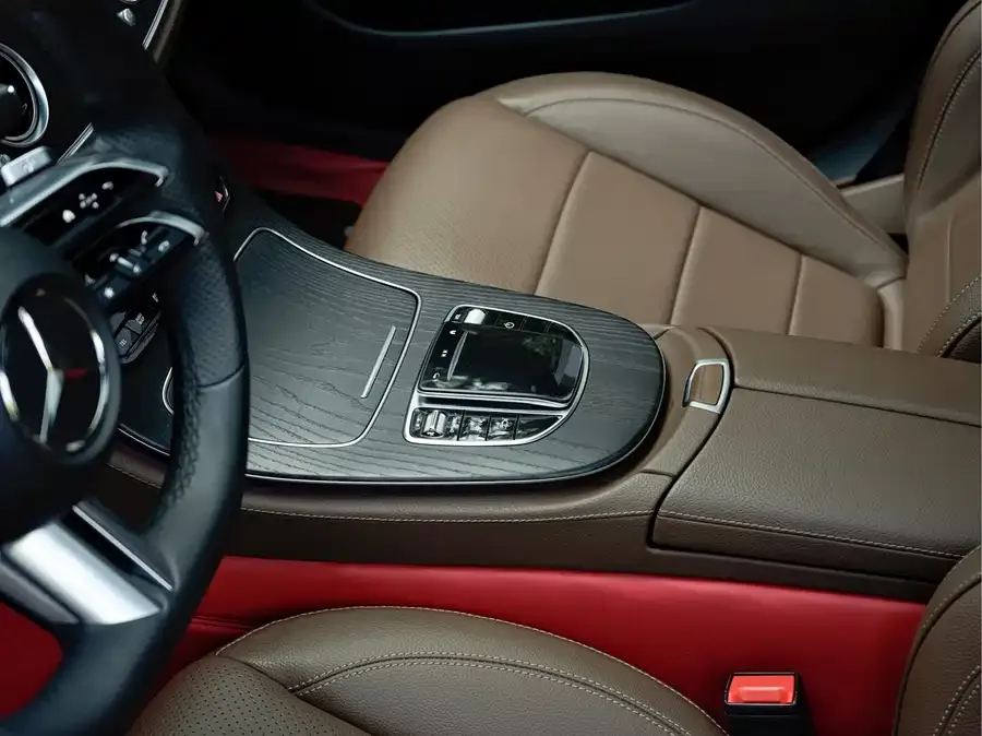 Mercedes-Benz E-class new energy Mercedes-Benz E-Class New Energy 2022 E 350 e L Plug-in Hybrid Sports Sedan 2023 — миниатюра 5